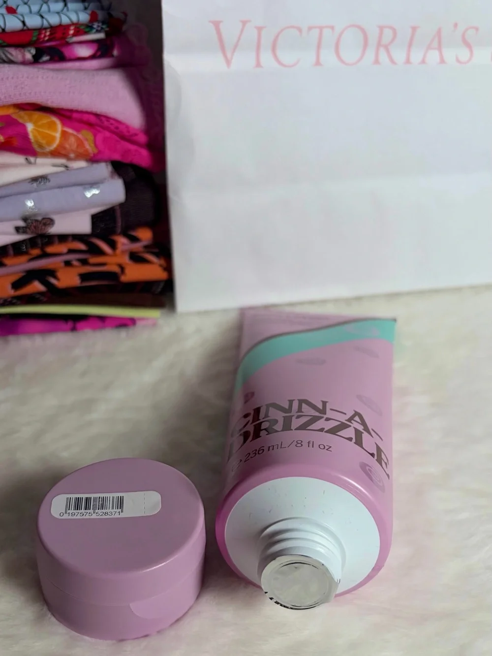 PINK Victoria’s Secret - CINN-A-DRIZZLE- Body Lotion